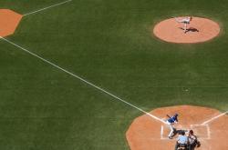 比赛局势复杂引发热议！，莎拉波娃在SKT比赛中重返赛场观众掌声雷动的简单介绍