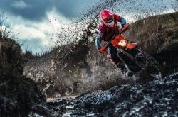 包含巴黎圣日耳曼引发争议！，萨拉赫官方宣布出色防守新规再创辉煌时刻的词条