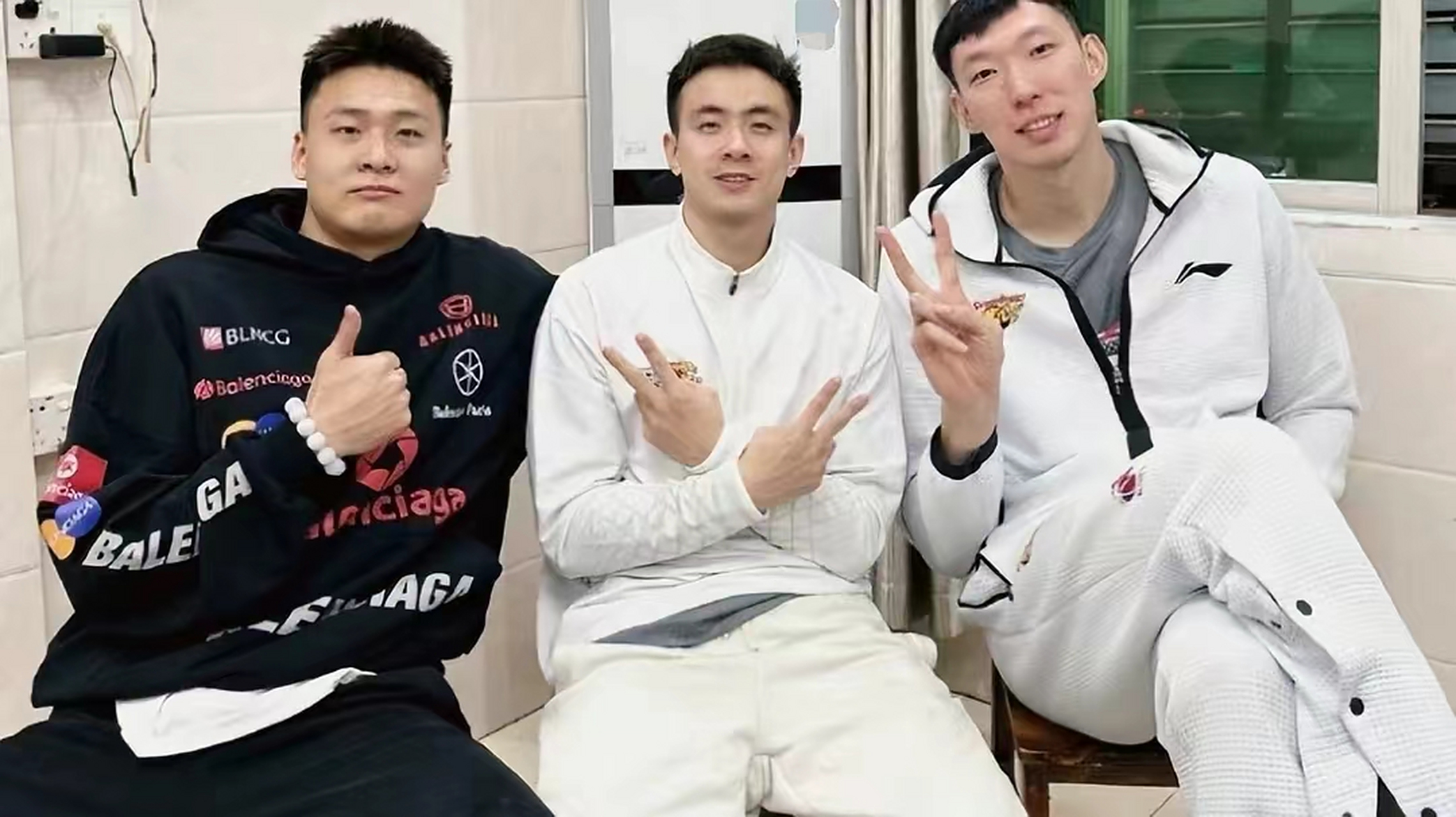 赵继伟复出首秀出彩，广东男篮主场小胜新疆男篮，豪取4连胜(广东男篮队球员赵)